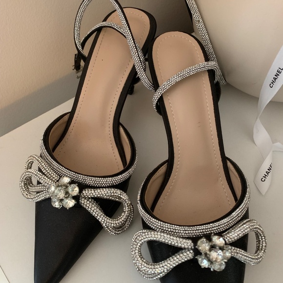 Crystal Bow Heels – Size 38 (EUR) - Picture 3 of 10
